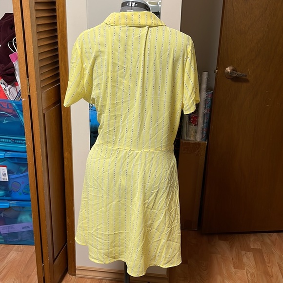 Brand new H&M Yellow midi dress. Size X-Large - Picture 2 of 4